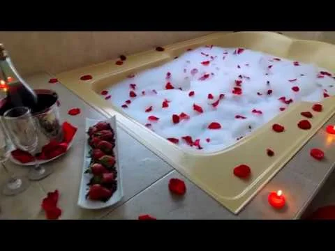 Sorpresa romántica en hotel para tu novio