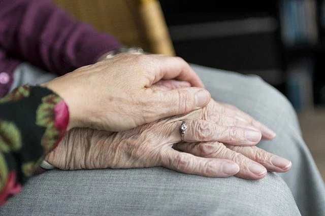 Afrontando la pérdida en pareja en la tercera edad